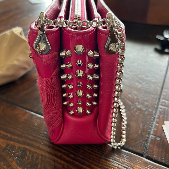 Beautiful never used louboutin bag - Picture 4 of 9